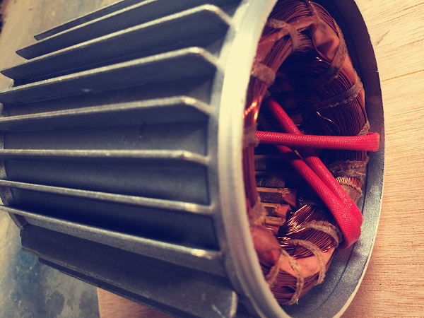 手推式小型攪拌機電機內部