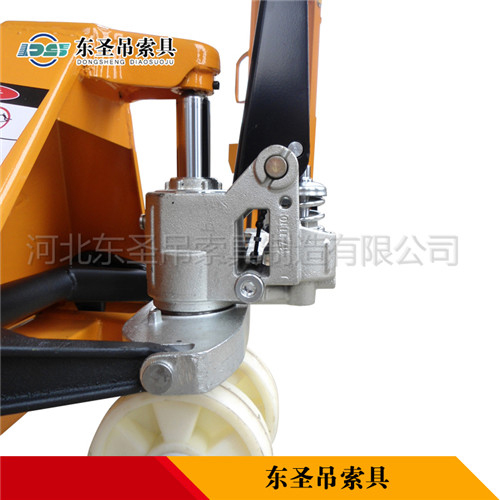 輕型手動叉車產品展示液壓缸細節展示--河北東圣吊索具制造有限公司--手動叉車|液壓堆高車|石材夾具|小型攪拌機