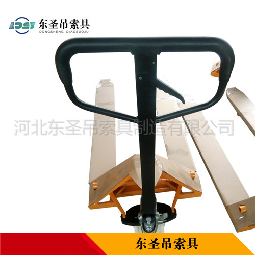 5噸手動叉車產品展示--河北東圣吊索具制造有限公司--手動叉車|液壓堆高車|小型攪拌機|石材夾具