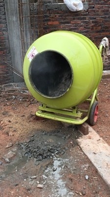 家用小型水泥攪拌機使用現場--河北東圣吊索具制造有限公司--小型攪拌機